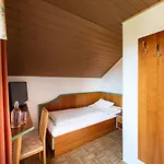 Altneudoerflerhof 3*