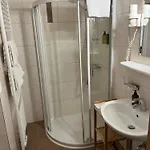 Altneudoerflerhof 3*
