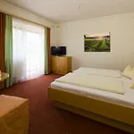 Altneudoerflerhof Hotel 3*