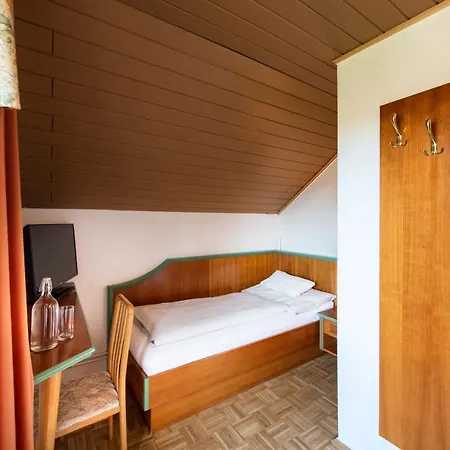 Altneudörflerhof 3*