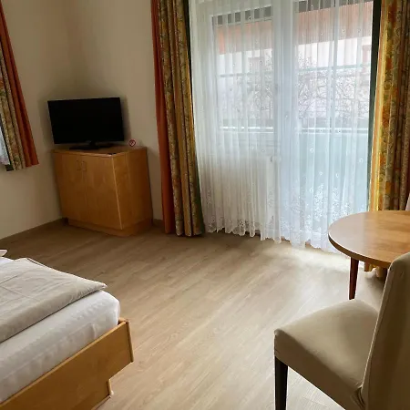 Altneudoerflerhof 3* باد رادكرسبرغ