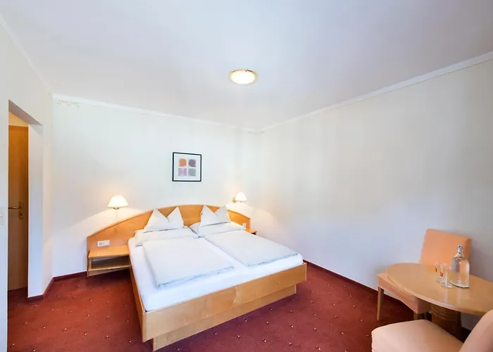 Otel Altneudörflerhof 3*