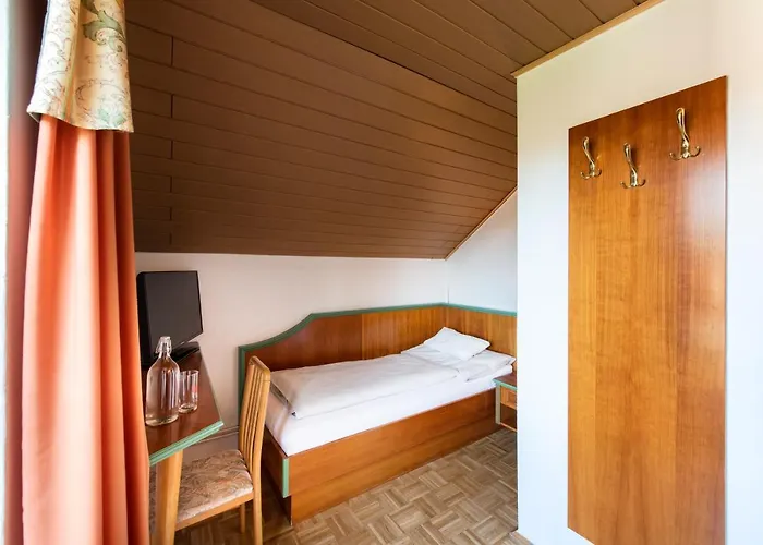 Altneudörflerhof 3*