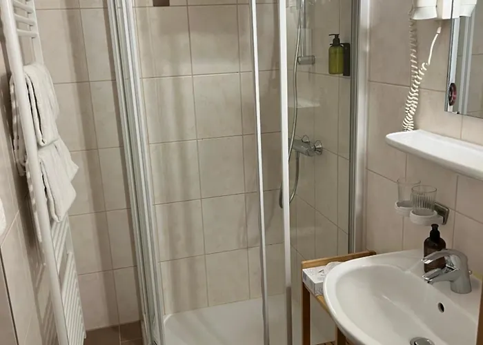 Altneudörflerhof 3*